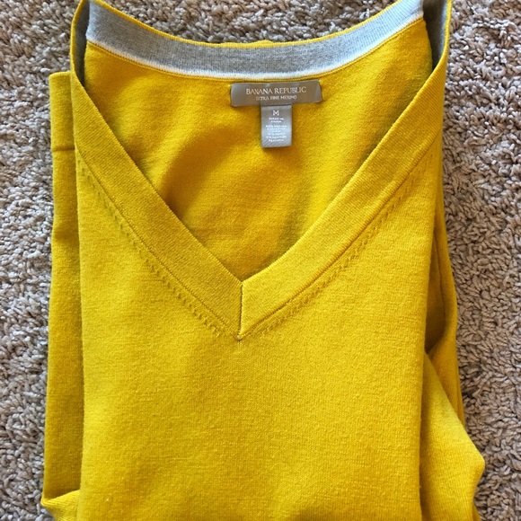 Banana Republic Sweaters - Banana Republic Merino Wool Sweater